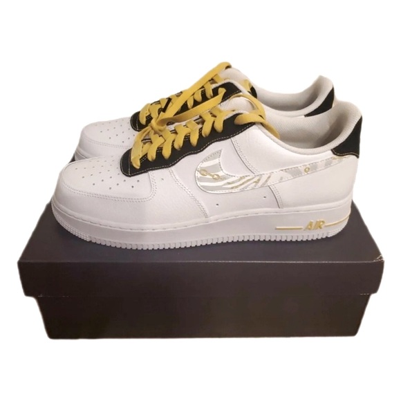 white Nike Air Force 1 white gold links zebra print 07 LV8 | photon dust - Picture 7 of 7